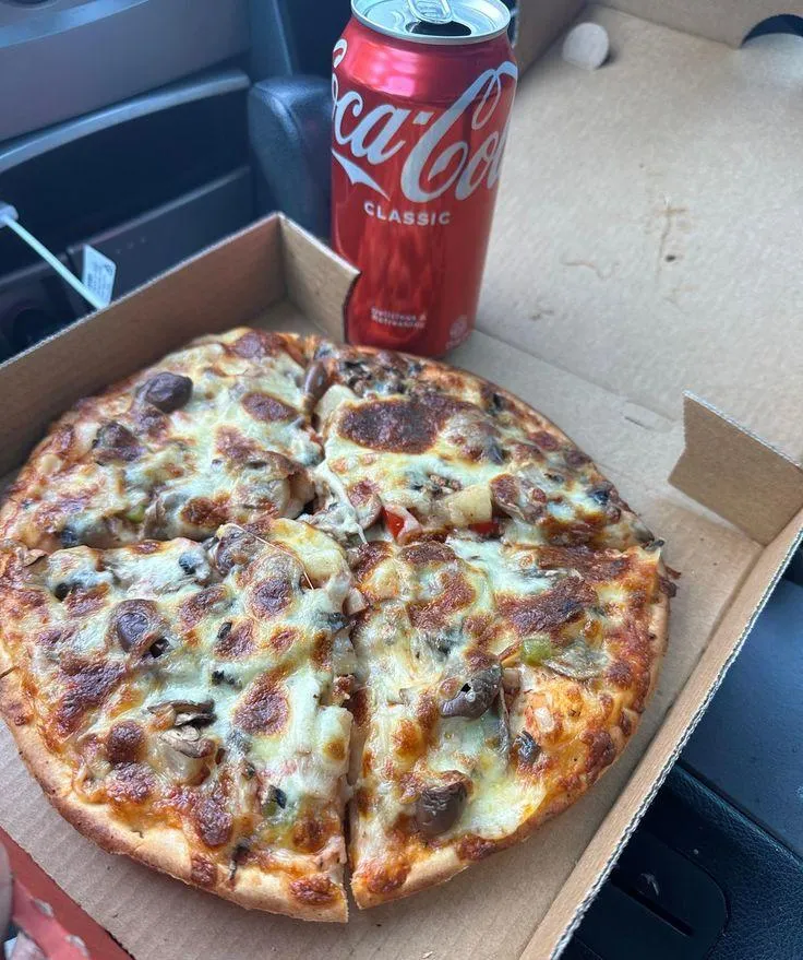 PIZZA & COKE
